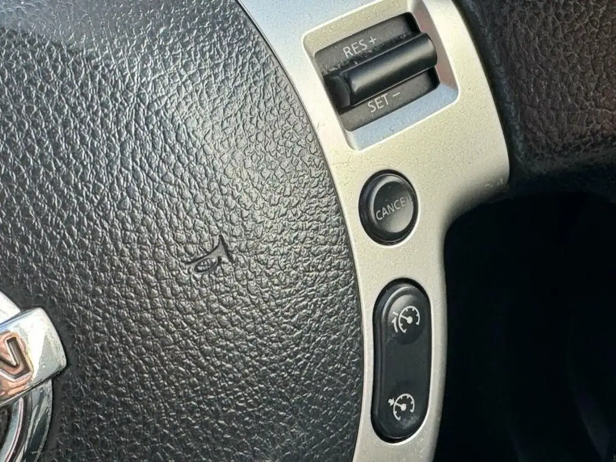 2012-nissan-qashqai-16-n-tec-big-26