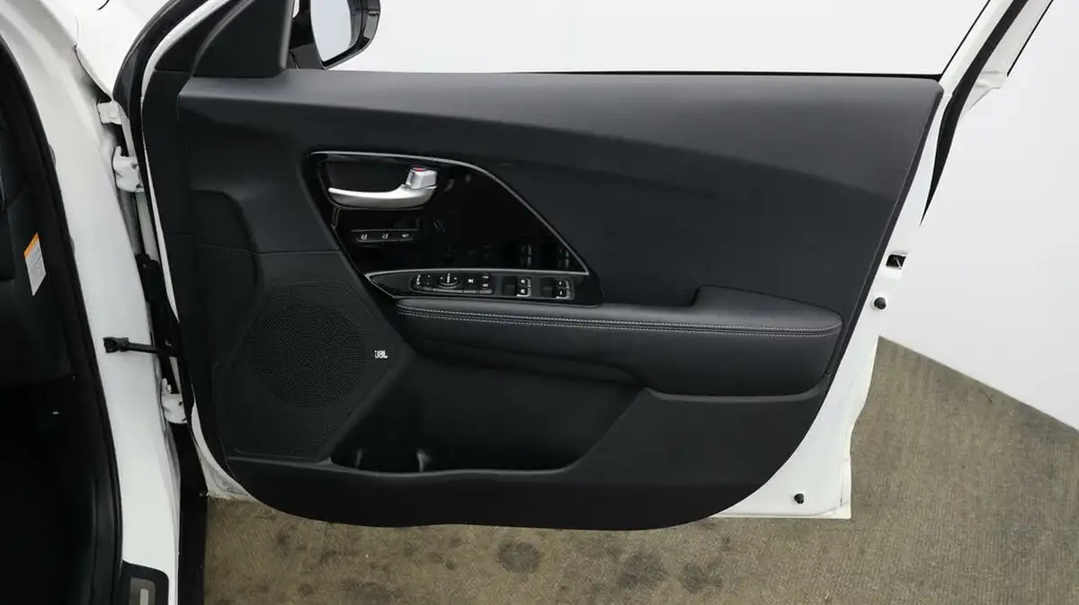 2021-kia-niro-16-gdi-4-132kwh-big-13