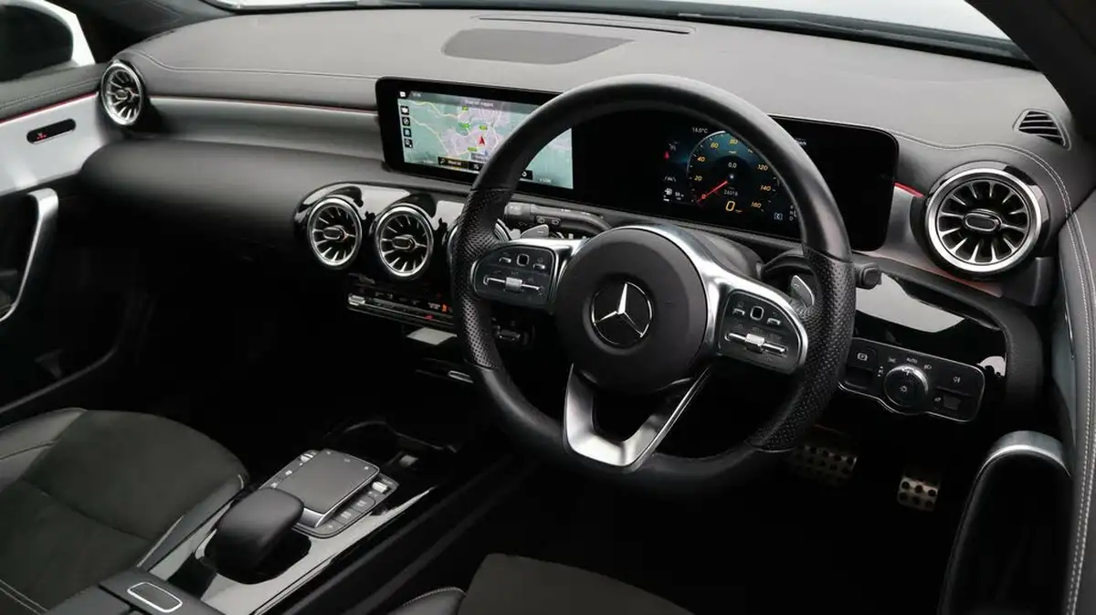 2022-mercedes-benz-a-class-13-a200-amg-line-executive-edition-hatchback-5d-7g-dct-big-9