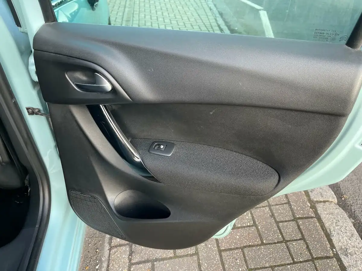 2017-citroen-c3-12-platinum-big-36