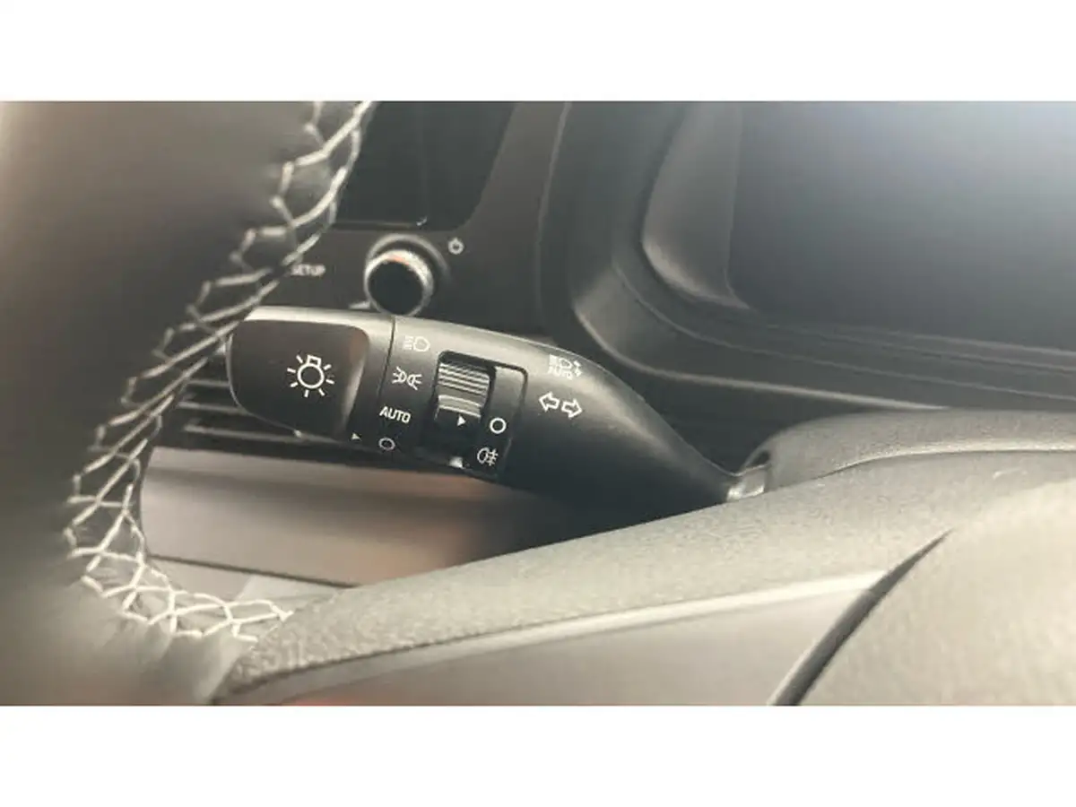 2025-hyundai-i20-10-t-gdi-ultimate-dct-big-26