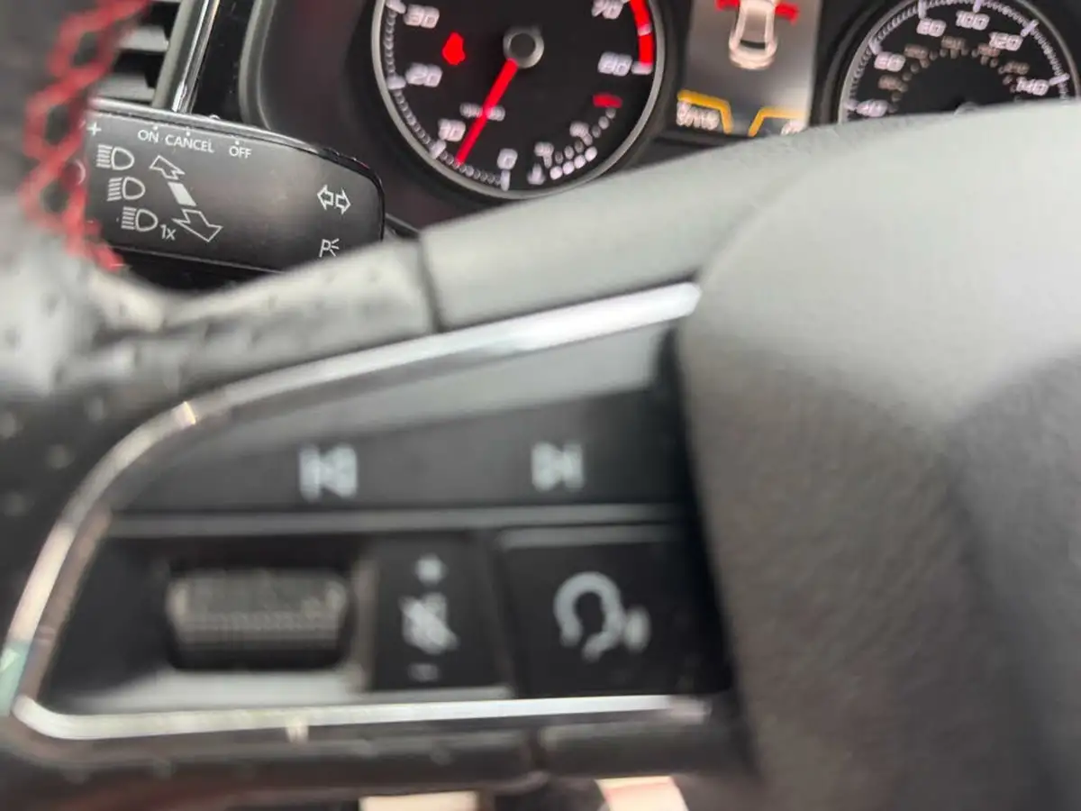 2018-seat-leon-14-tsi-fr-technology-hatchback-5d-big-42