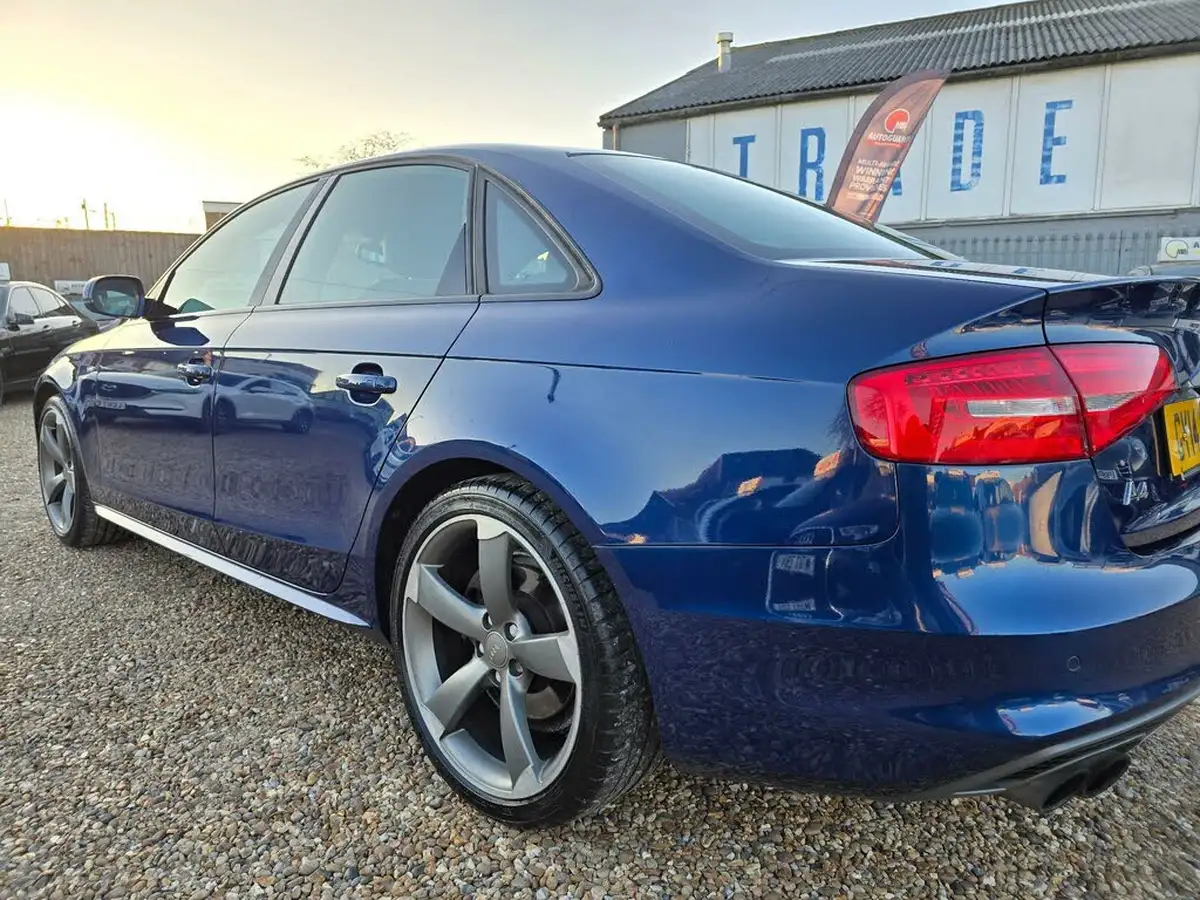 2014-audi-a4-20-quattro-black-edition-225ps-big-9