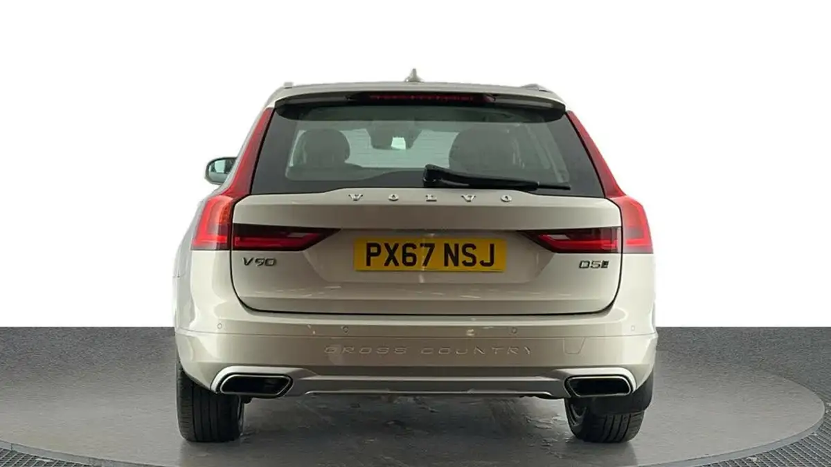 2017-volvo-v90-20td-d5-cross-country-pro-big-4