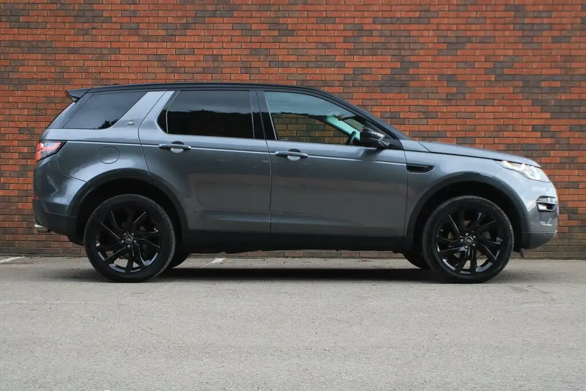2018-land-rover-discovery-sport-20-si4-hse-big-1