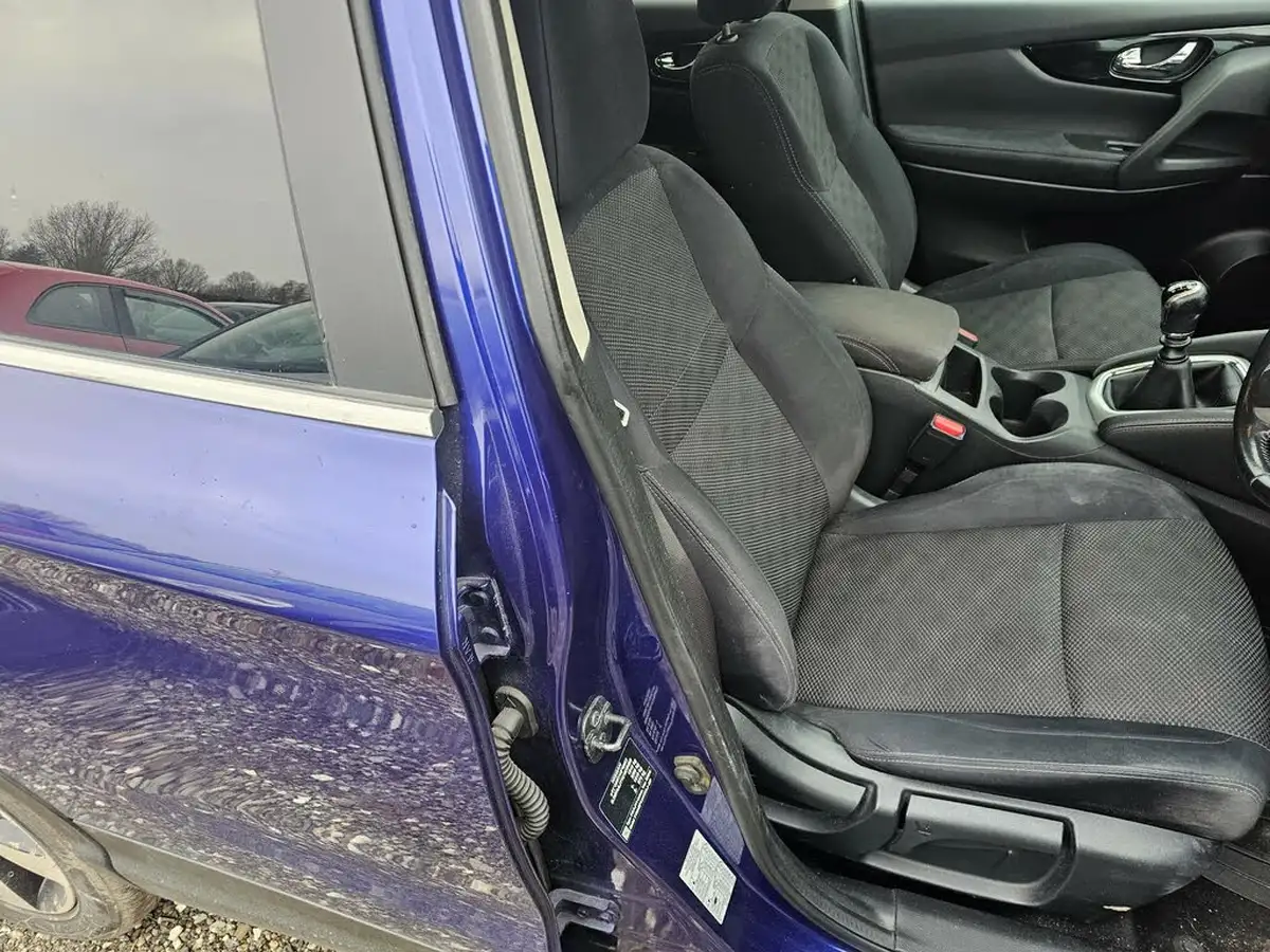 2016-nissan-qashqai-15dci-n-connecta-99g-big-7