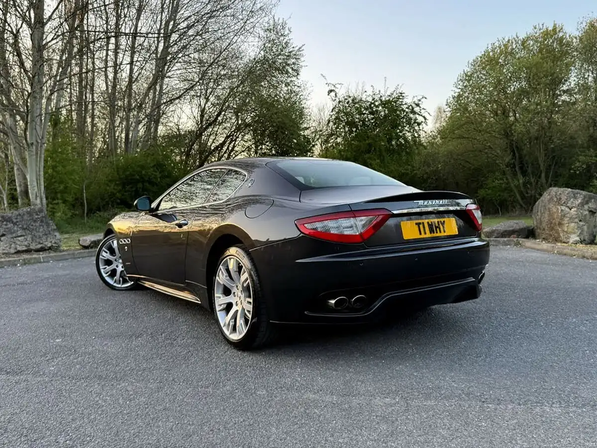 2010-maserati-granturismo-47-s-big-1