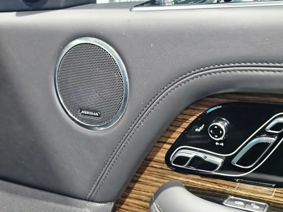2019-land-rover-range-rover-30-sd-v6-vogue-big-51