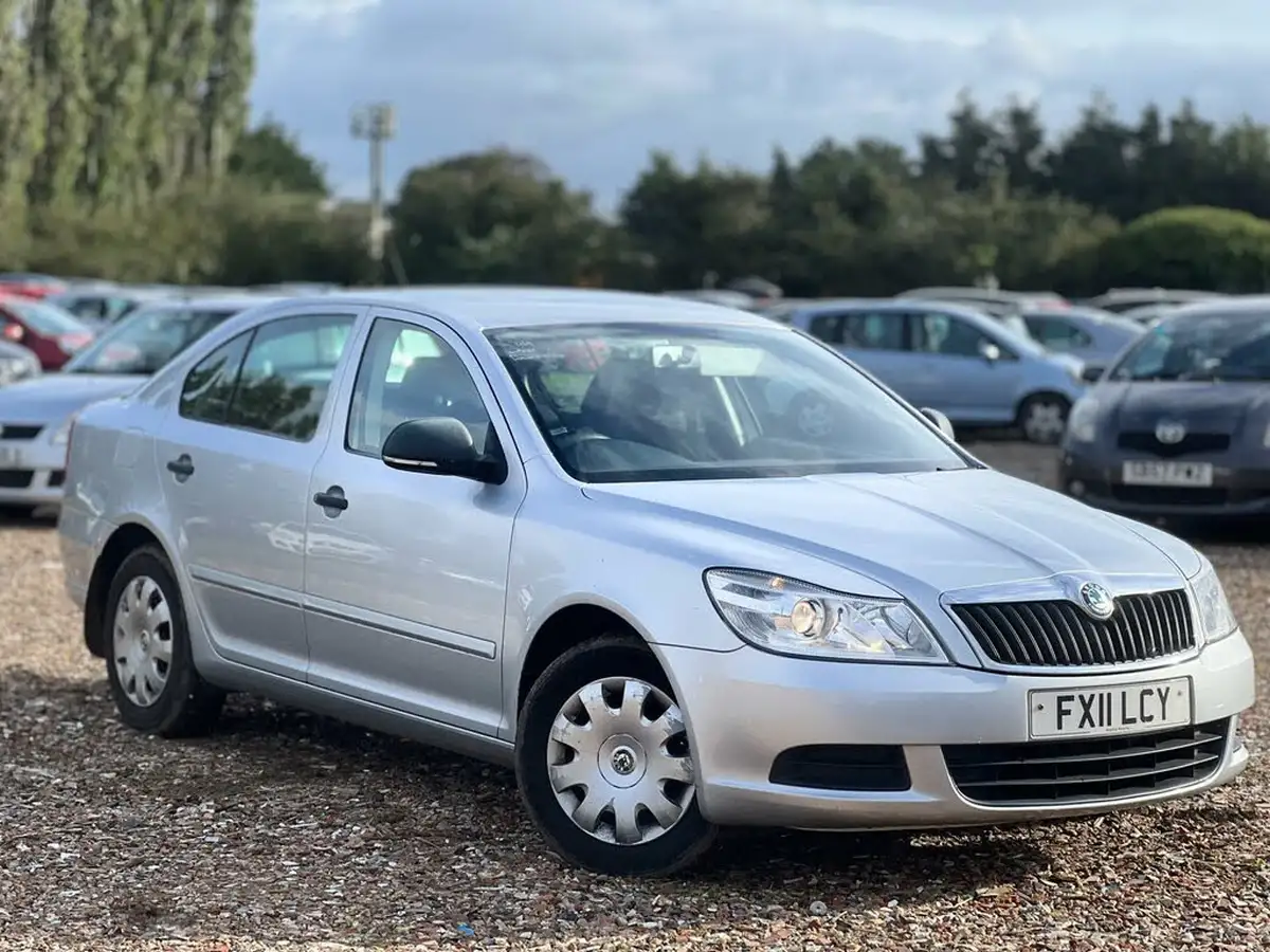 2011-skoda-octavia-14-122bhp-s-hatchback-big-4