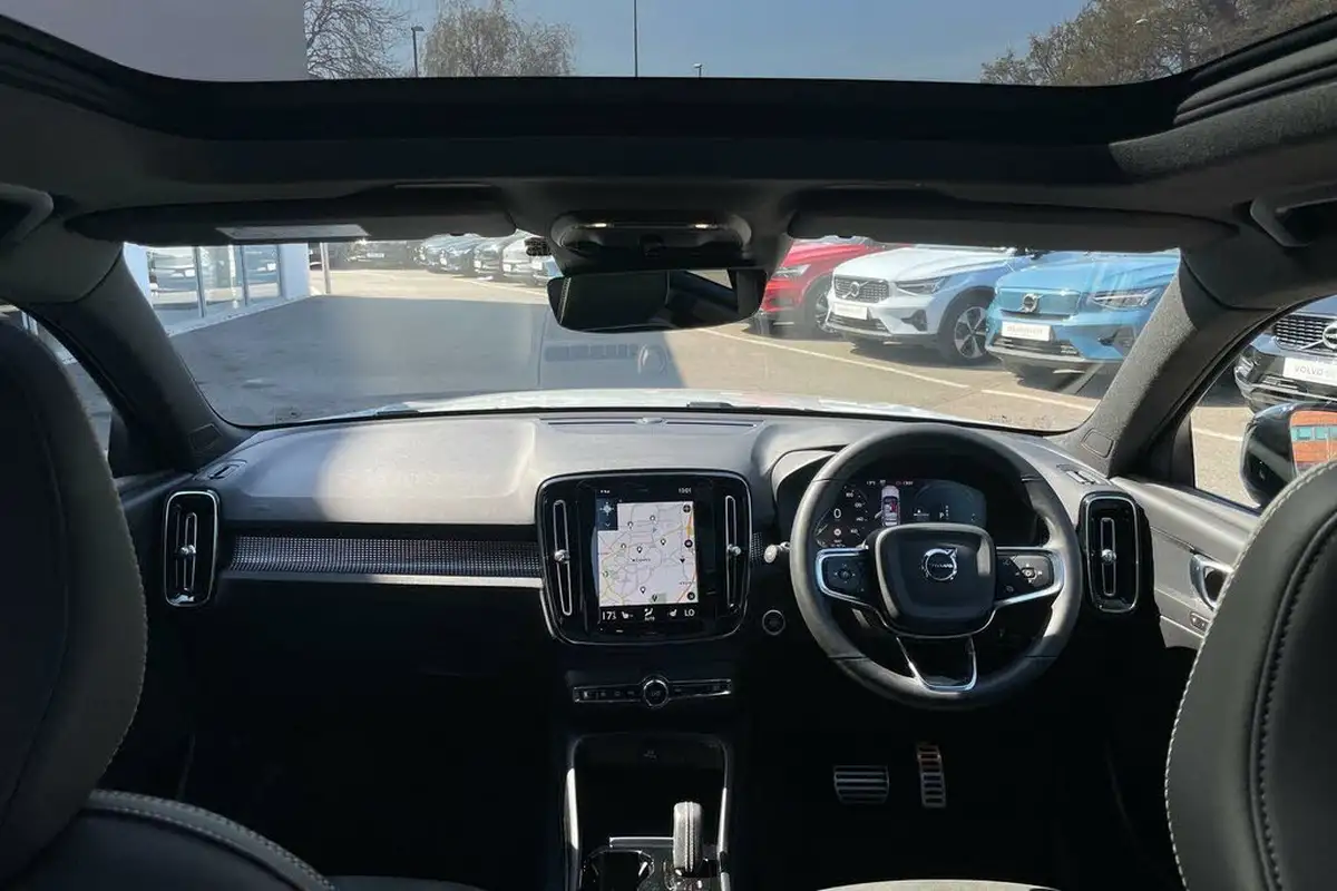 2021-volvo-xc40-15-t5-r-design-pro-258bhp-big-2