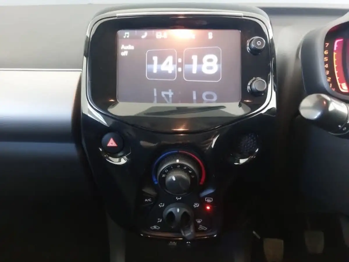 2015-citroen-c1-10-vti-flair-5d-big-9