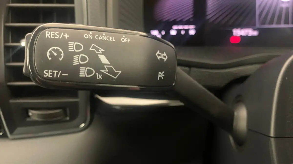 2023-skoda-karoq-15-tsi-se-l-big-33
