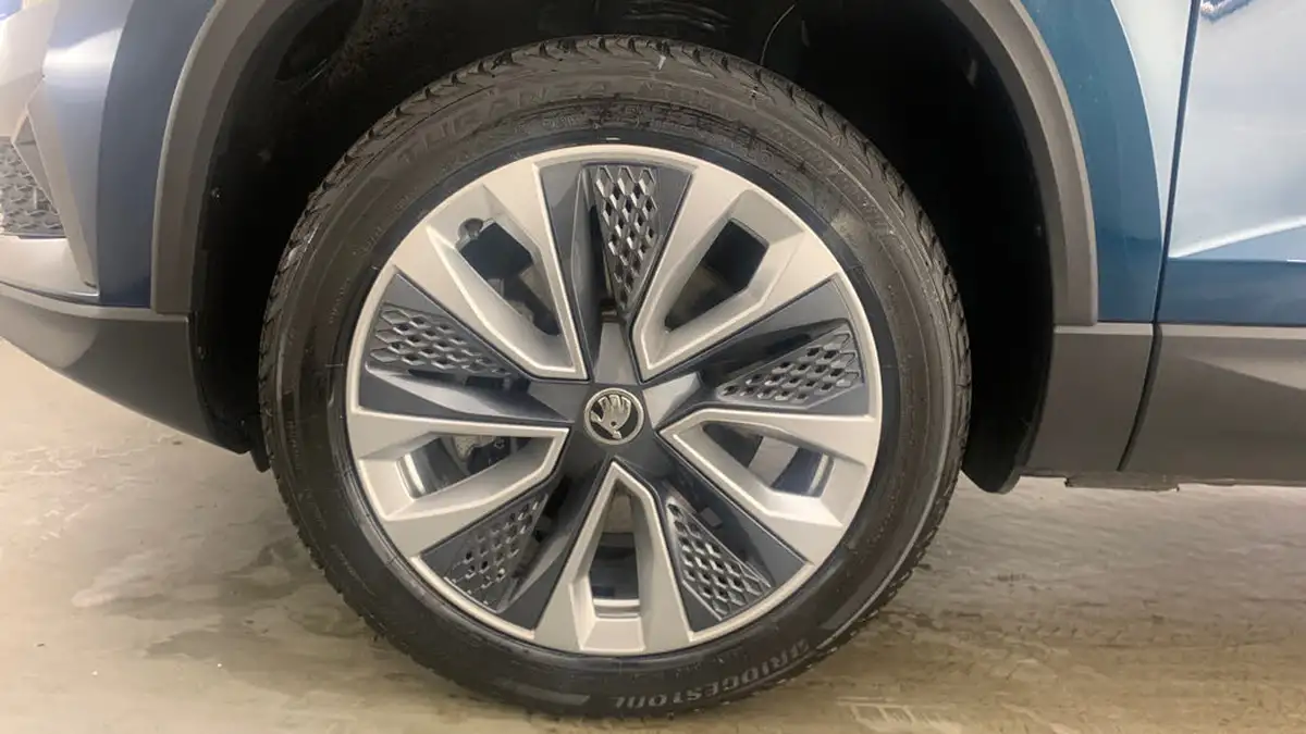 2023-skoda-karoq-15-tsi-se-l-big-5