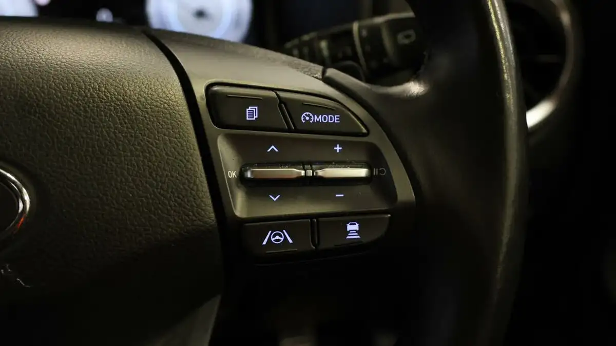 2022-hyundai-kona-e-premium-204ps-64kwh-7kw-obc-big-22