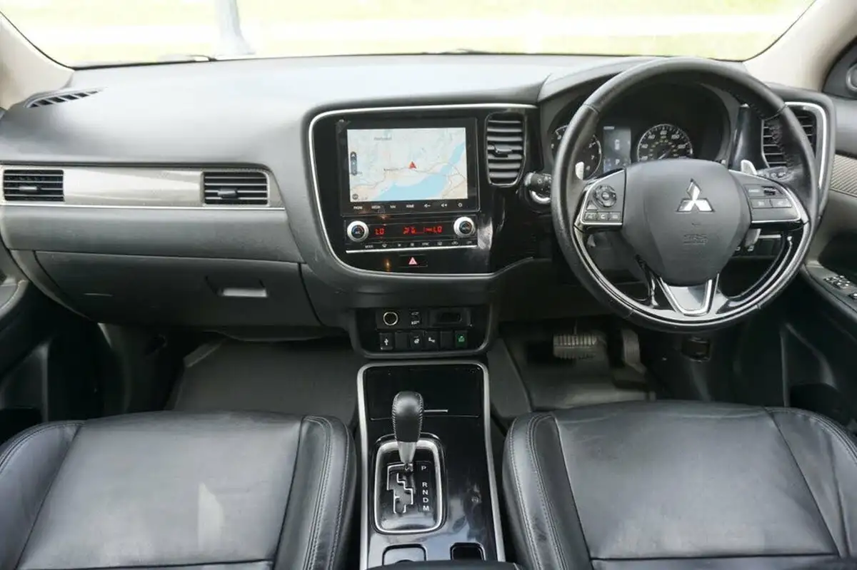 2019-mitsubishi-outlander-20-exceed-big-2