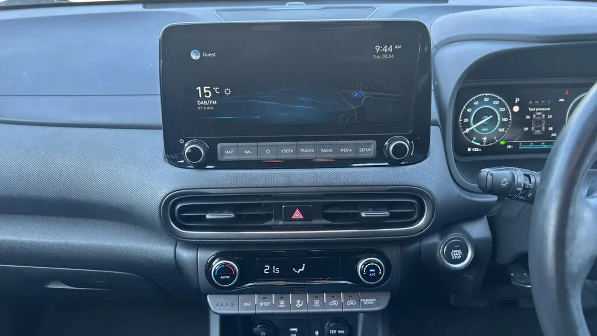 2022-hyundai-kona-16-gdi-premium-big-11