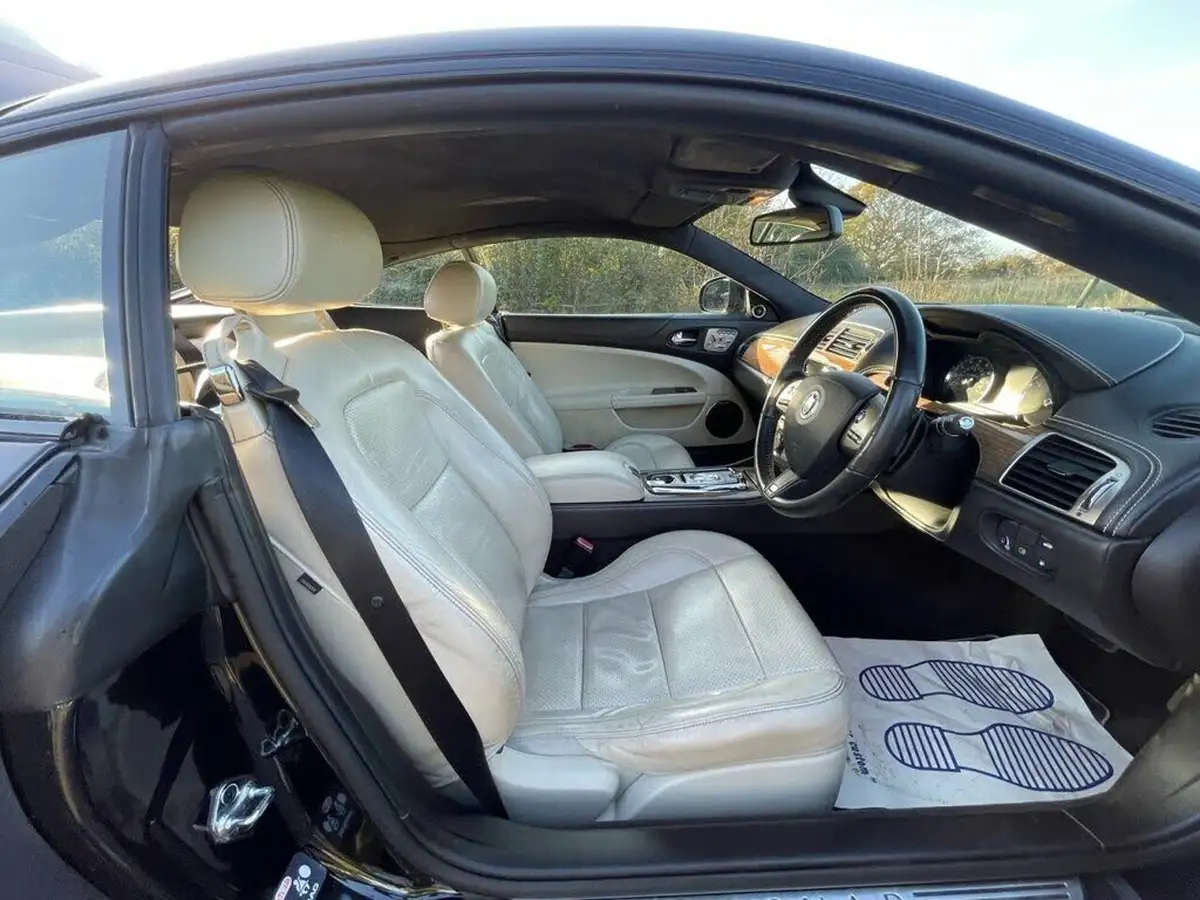 2009-jaguar-xkr-50-coupe-big-19