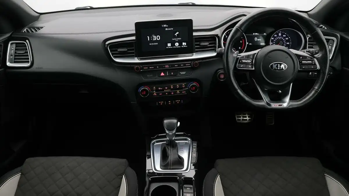 2019-kia-pro-ceed-16crdi-gt-line-station-wagon-5d-dct-big-13