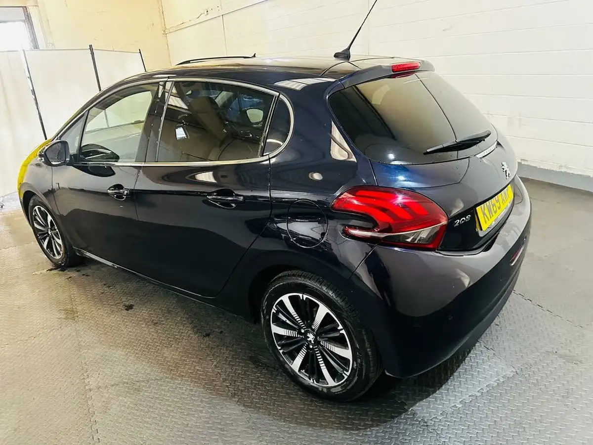 2019-peugeot-208-12-puretech-tech-edition-82bhp-big-17