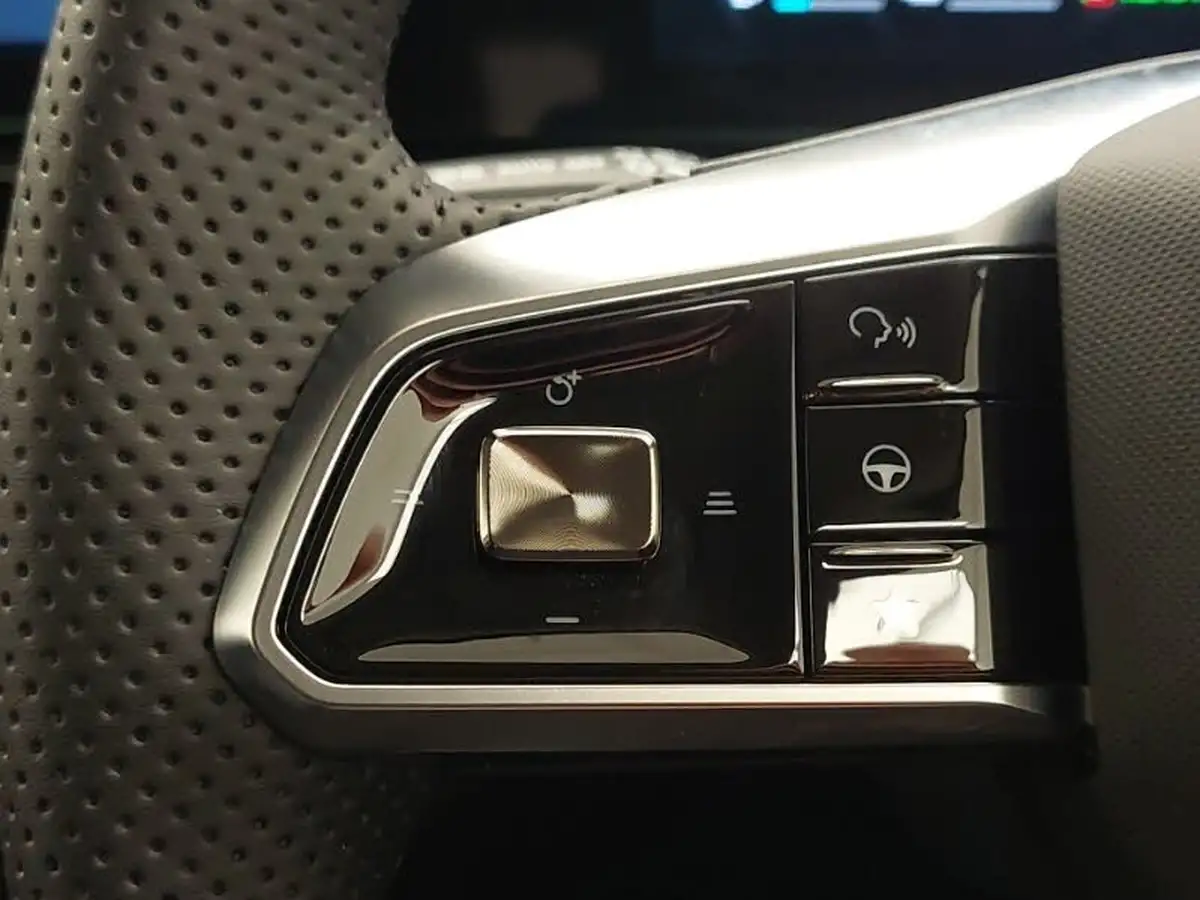 2024-mg-hs-15t-gdi-trophy-273ps-plug-in-hybrid-1496cc-auto-big-17