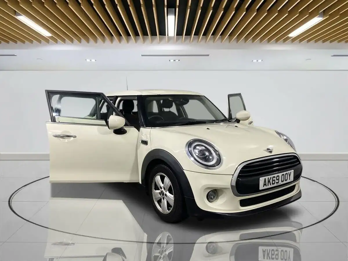 2019-mini-cooper-15-cooper-classic-hatchback-5d-big-9
