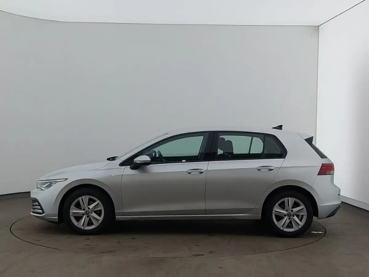 2021-volkswagen-golf-15-tsi-life-150ps-hatchback-big-3
