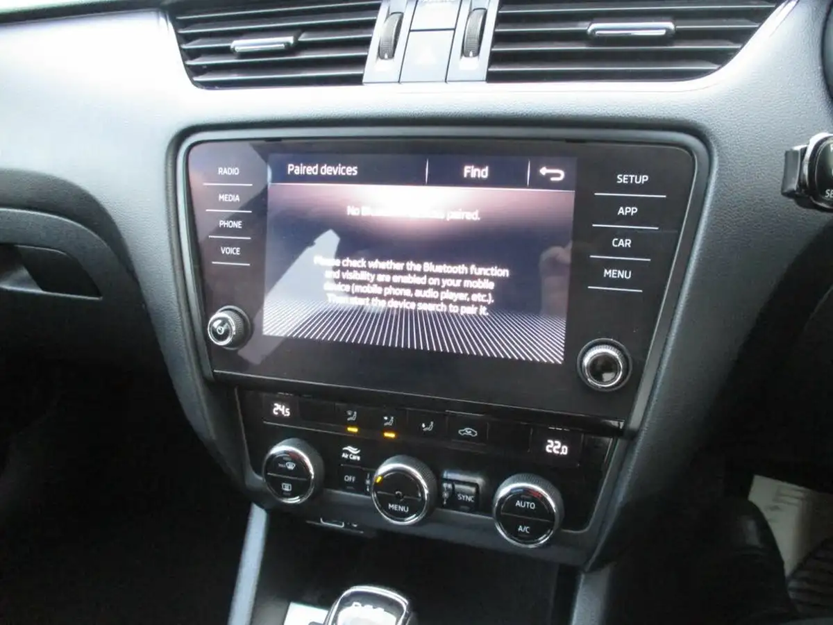 2019-skoda-octavia-15-tsi-se-estate-dsg-big-12