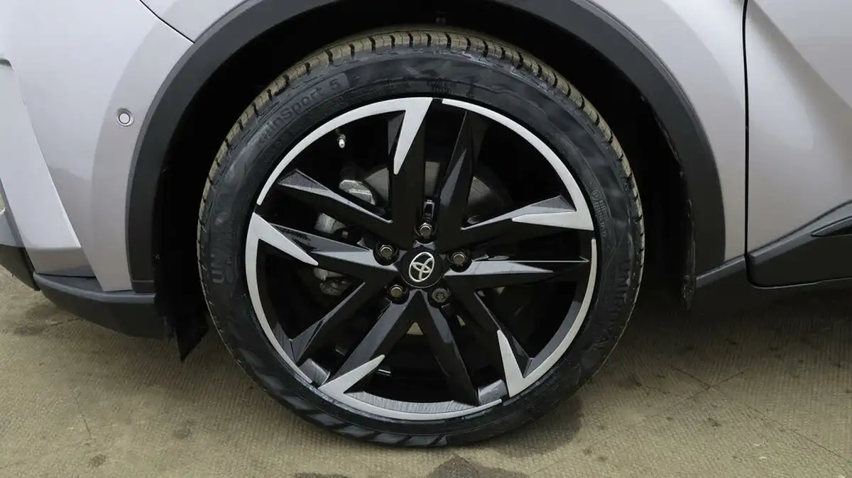 2021-toyota-c-hr-18-vvt-i-gr-sport-big-17