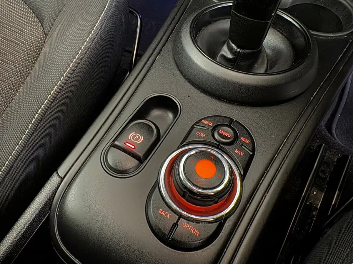 2021-mini-countryman-15-cooper-classic-comfort-auto-big-34