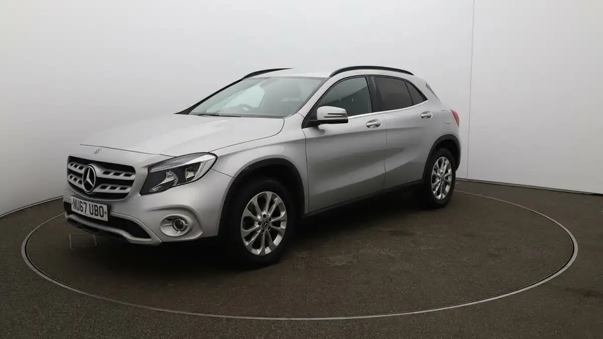 2017-mercedes-benz-gla-class-16-gla-200-se-big-3