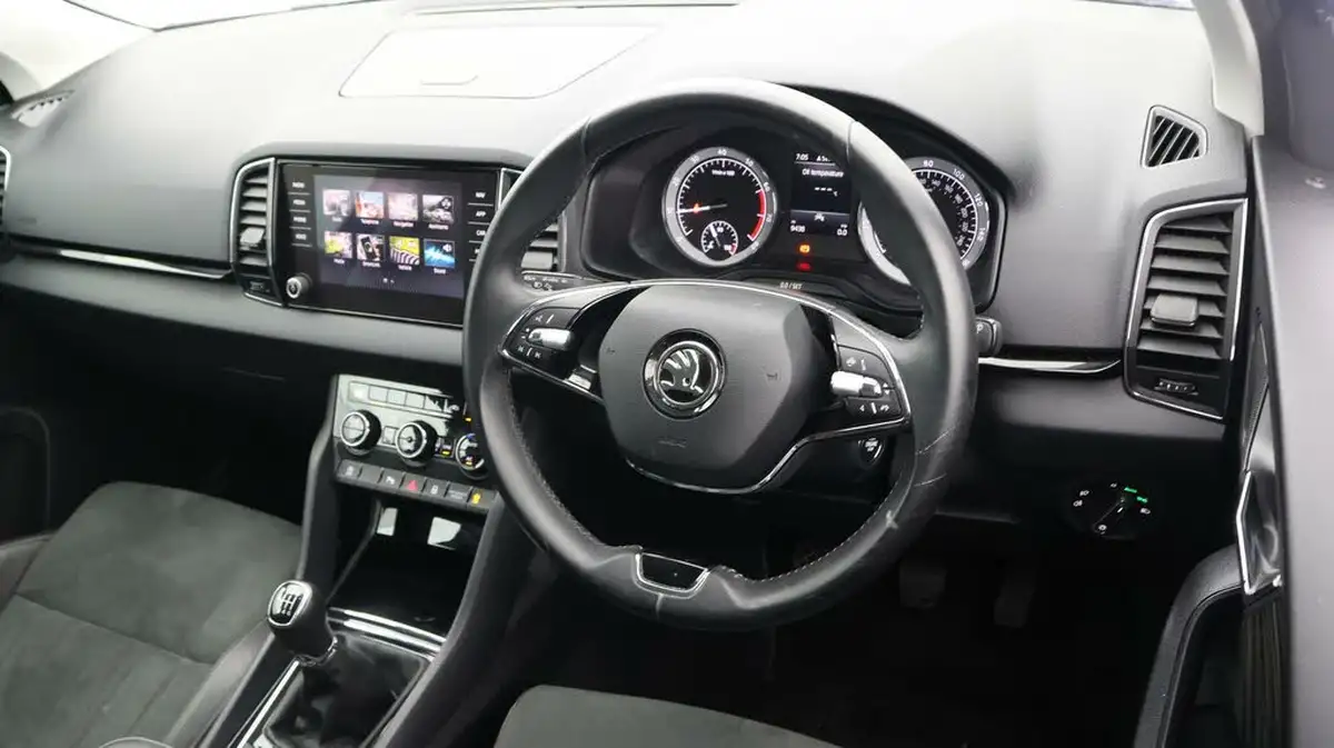 2021-skoda-karoq-15-tsi-se-l-big-8