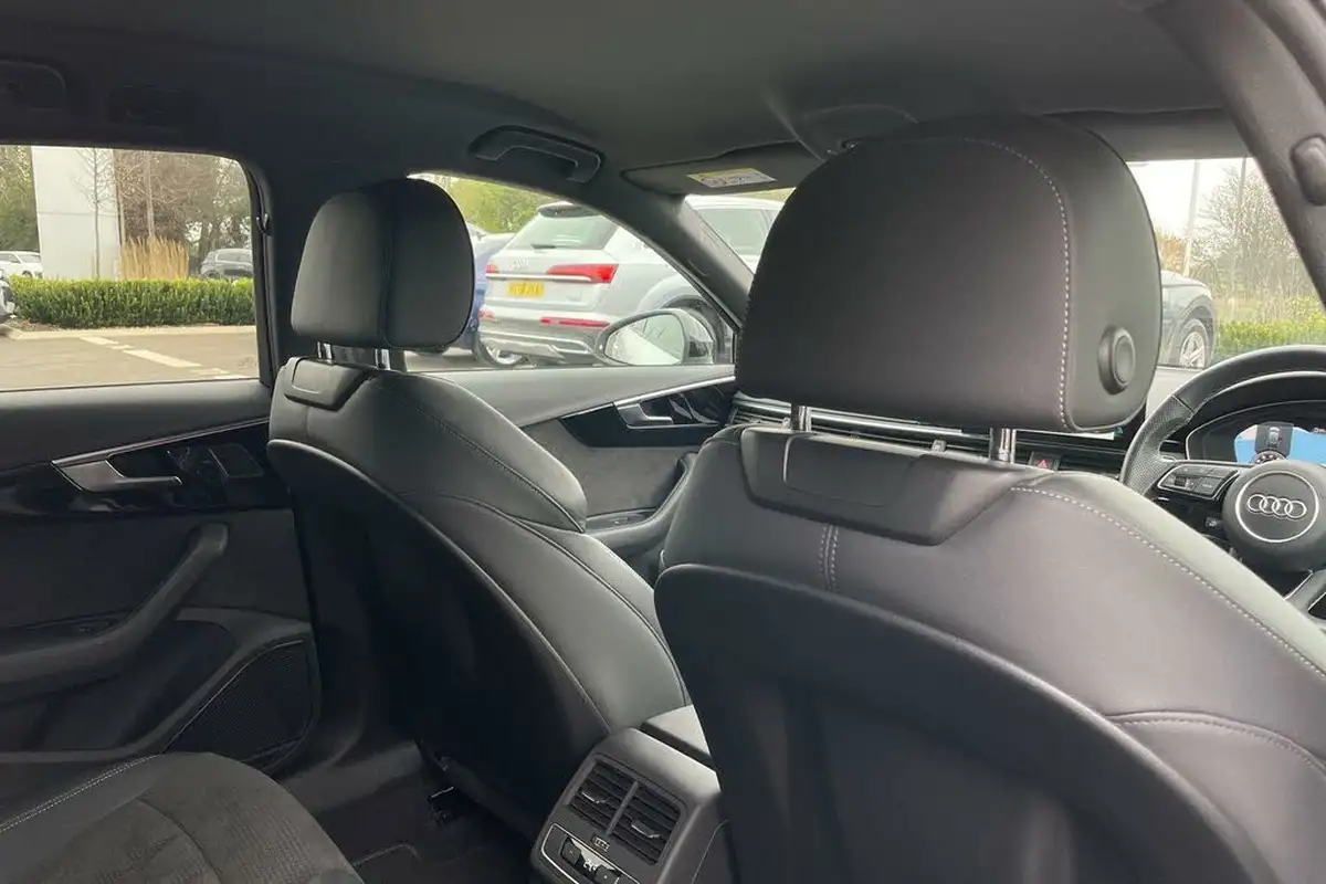 2021-audi-a4-avant-20-35-tfsi-black-edition-s-tronic-big-21