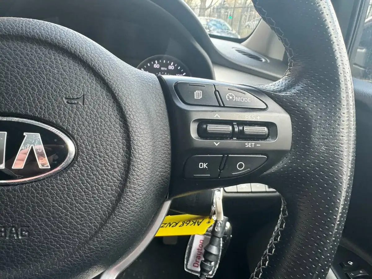 2018-kia-stonic-10-t-gdi-3-big-13