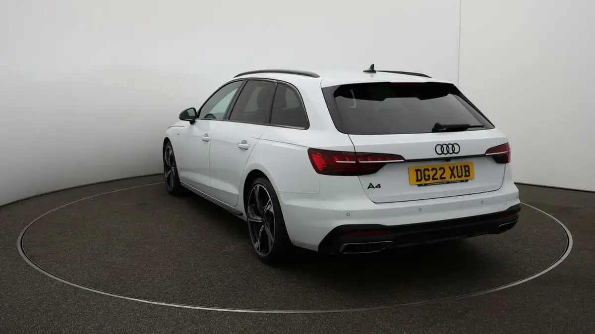 2022-audi-a4-avant-20-35-tfsi-black-edition-s-tronic-big-54