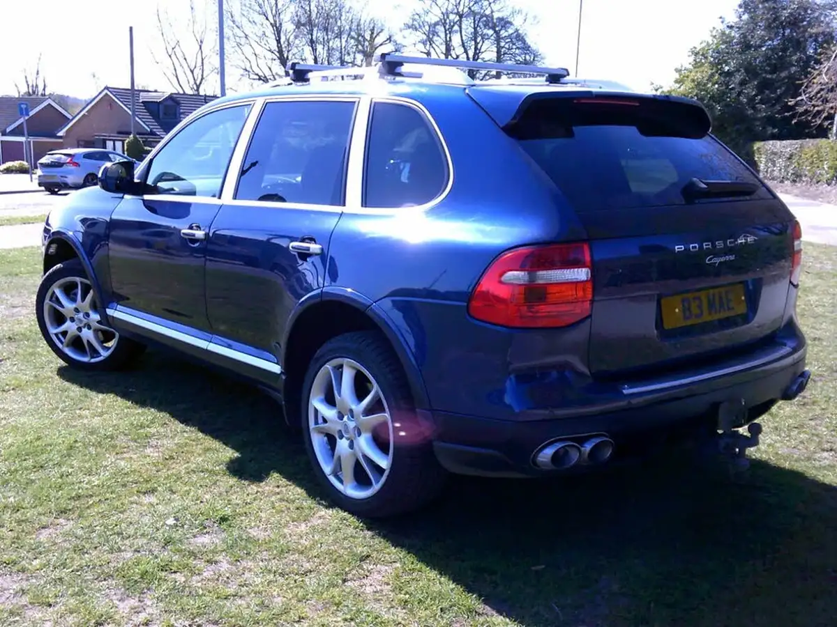 2009-porsche-cayenne-30td-big-3