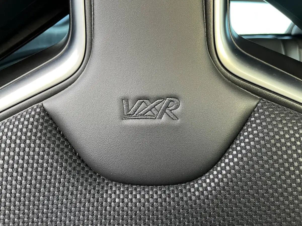 2015-vauxhall-astra-20-vxr-big-25