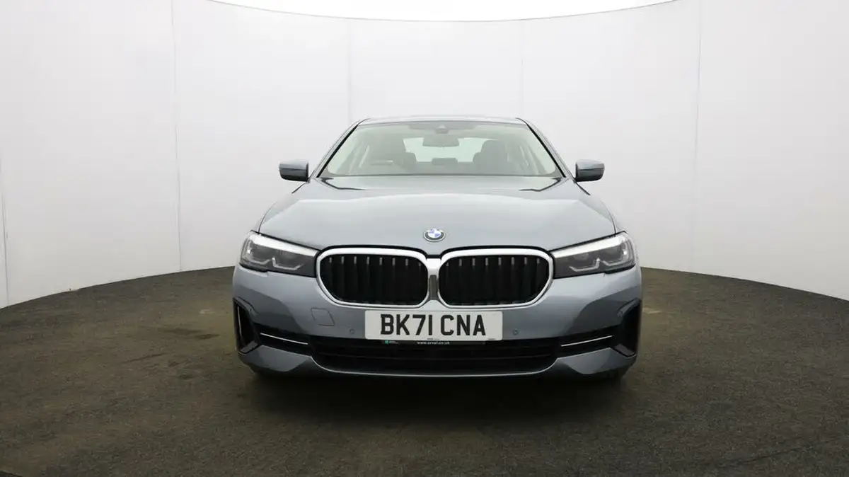 2021-bmw-5-series-20-520i-se-saloon-4d-big-33