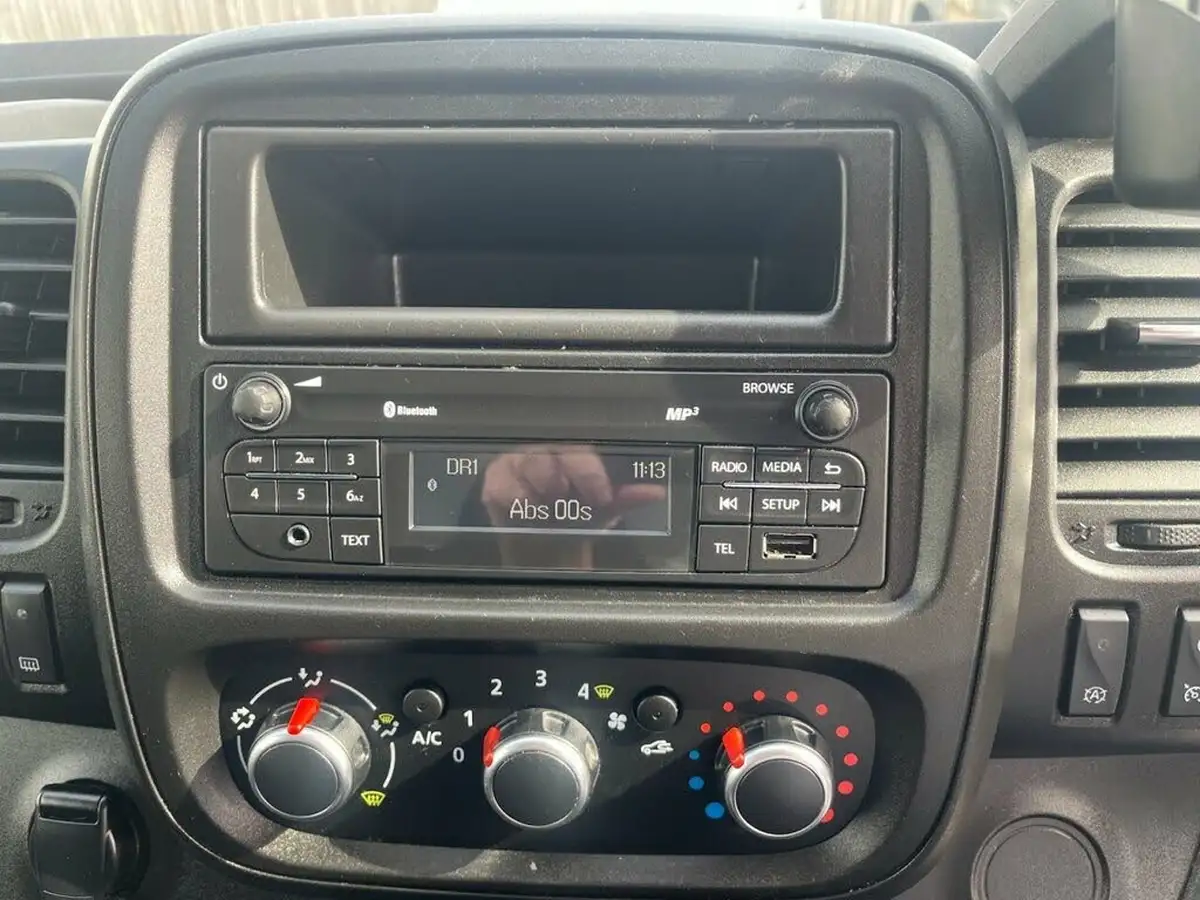 2021-renault-trafic-20dci-sl30-energy-145-business-panel-big-19