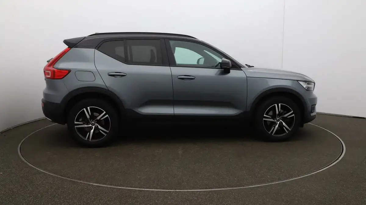 2018-volvo-xc40-20td-d4-r-design-big-44