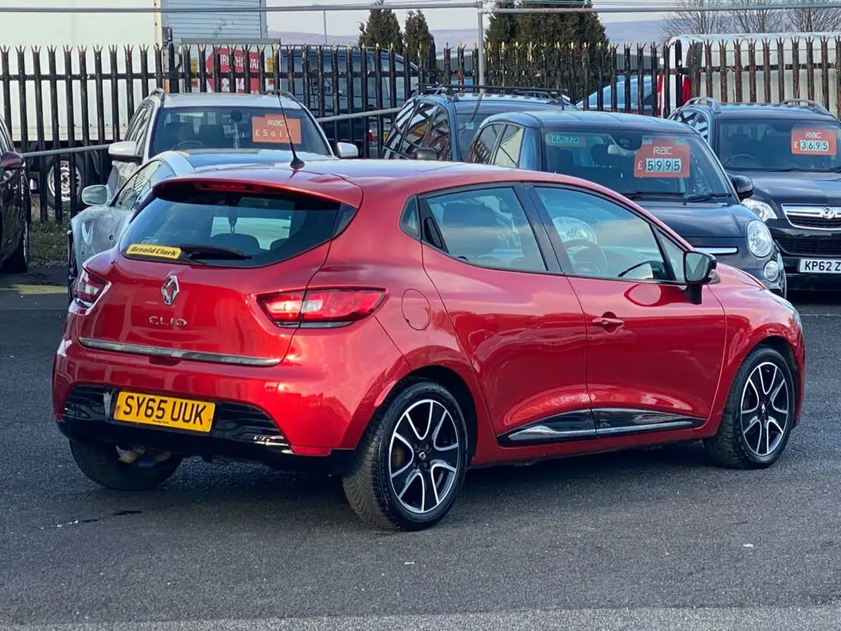 2015-renault-clio-12-dynamique-nav-big-14