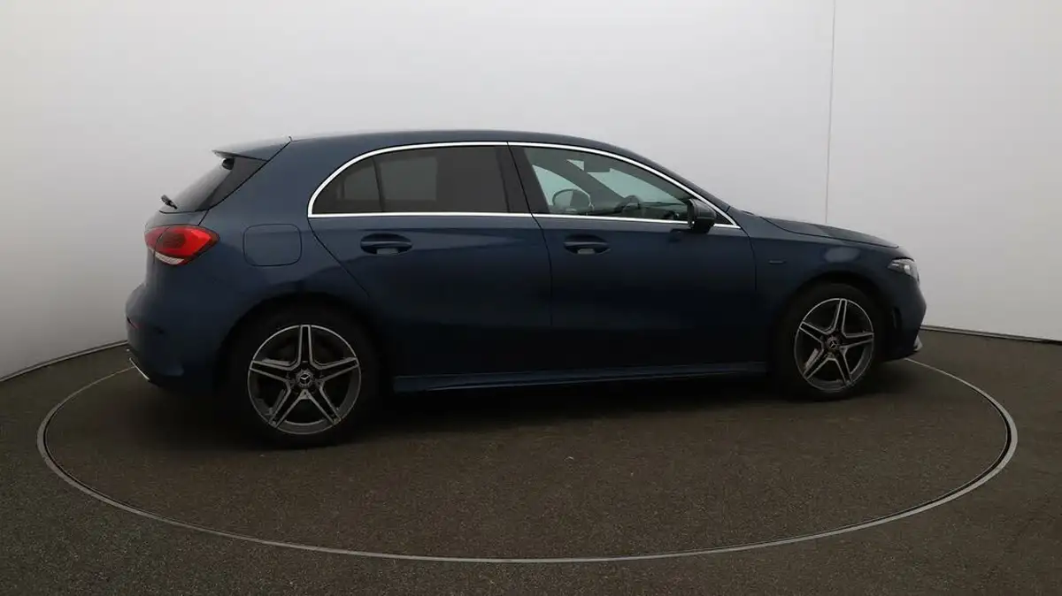 2021-mercedes-benz-a-class-13-a250e-amg-line-executive-hatchback-5d-big-44