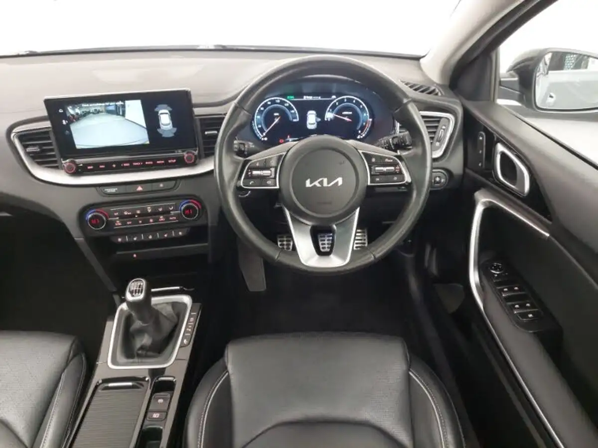 2022-kia-xceed-15-t-gdi-4-big-6