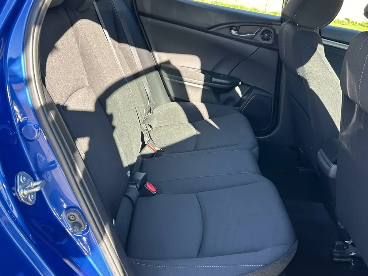 2019-honda-civic-16-i-dtec-se-hatchback-5d-big-28