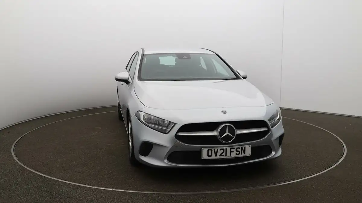 2021-mercedes-benz-a-class-13-a180-se-big-31