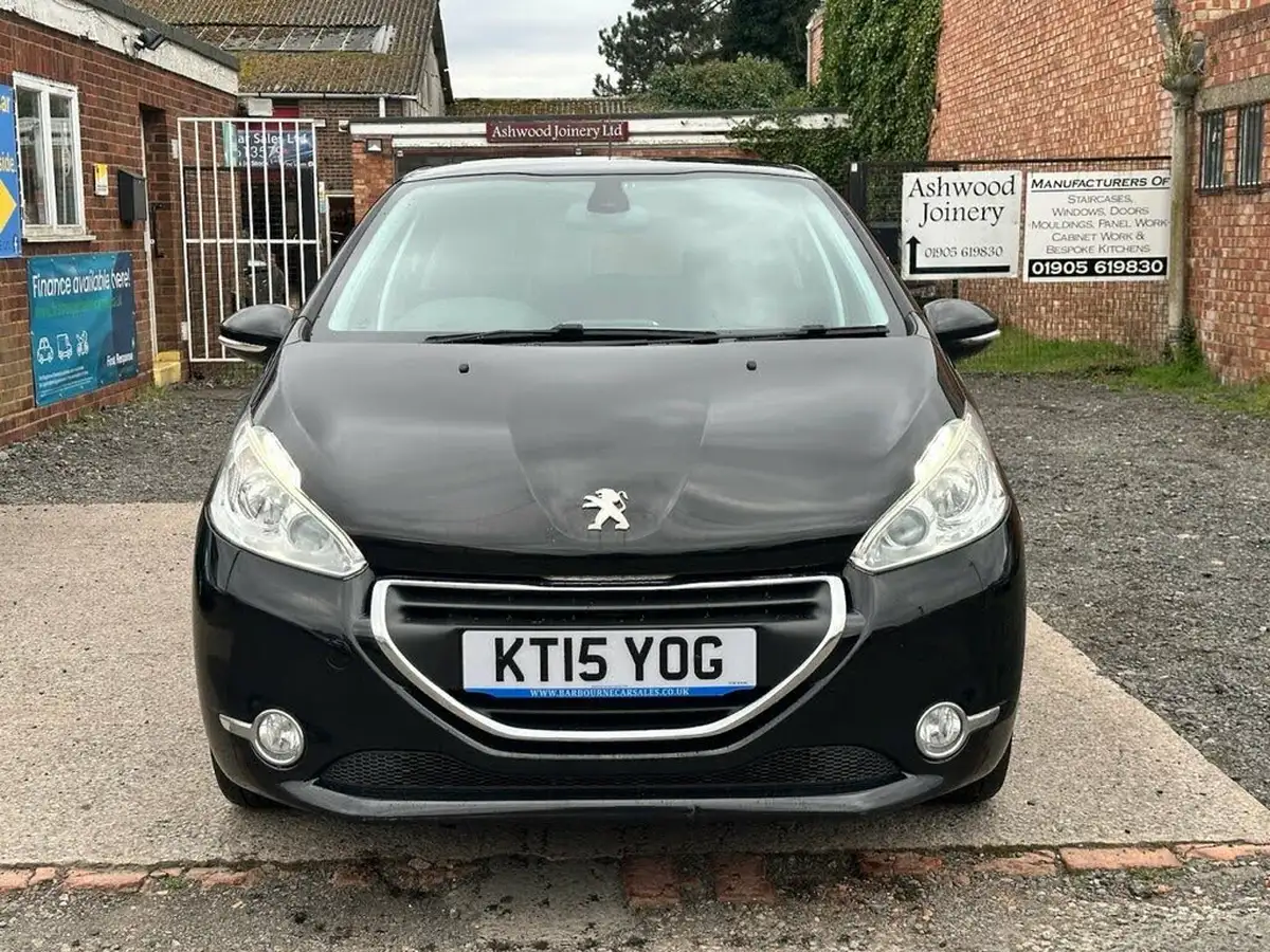 2014-peugeot-208-16td-allure-5d-big-28