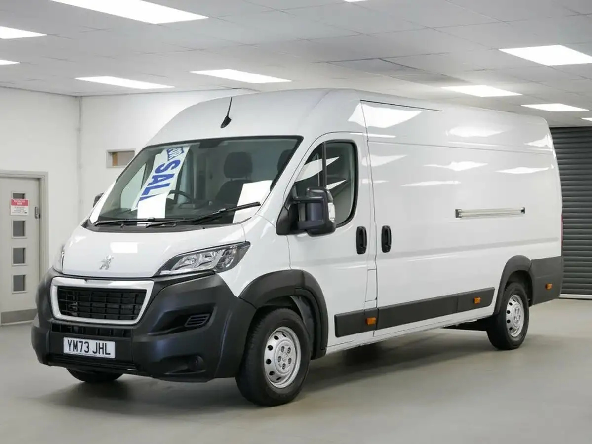 2023-peugeot-boxer-22-bluehdi-professional-premium-435-l4h2-big-1