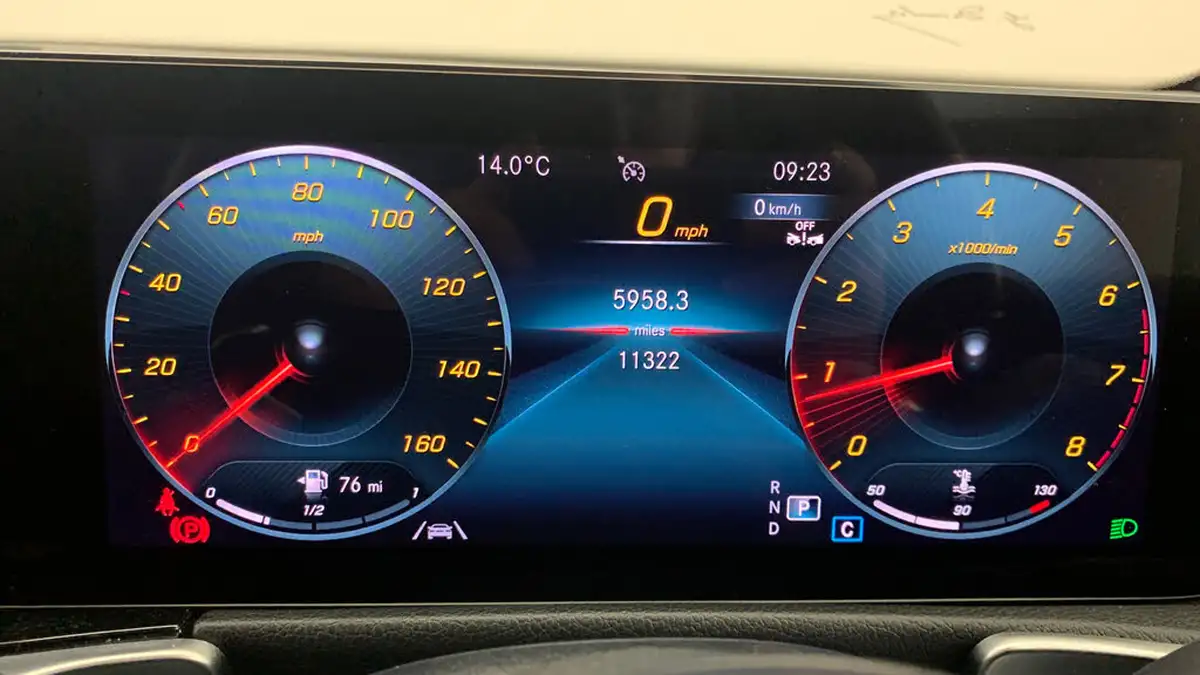 2022-mercedes-benz-glb-class-13-glb200-amg-line-premium-plus-night-edition-big-9