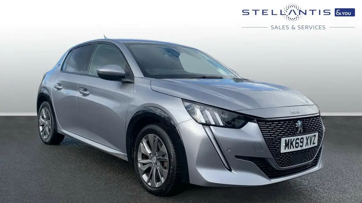 2020-peugeot-208-e-allure-big-0