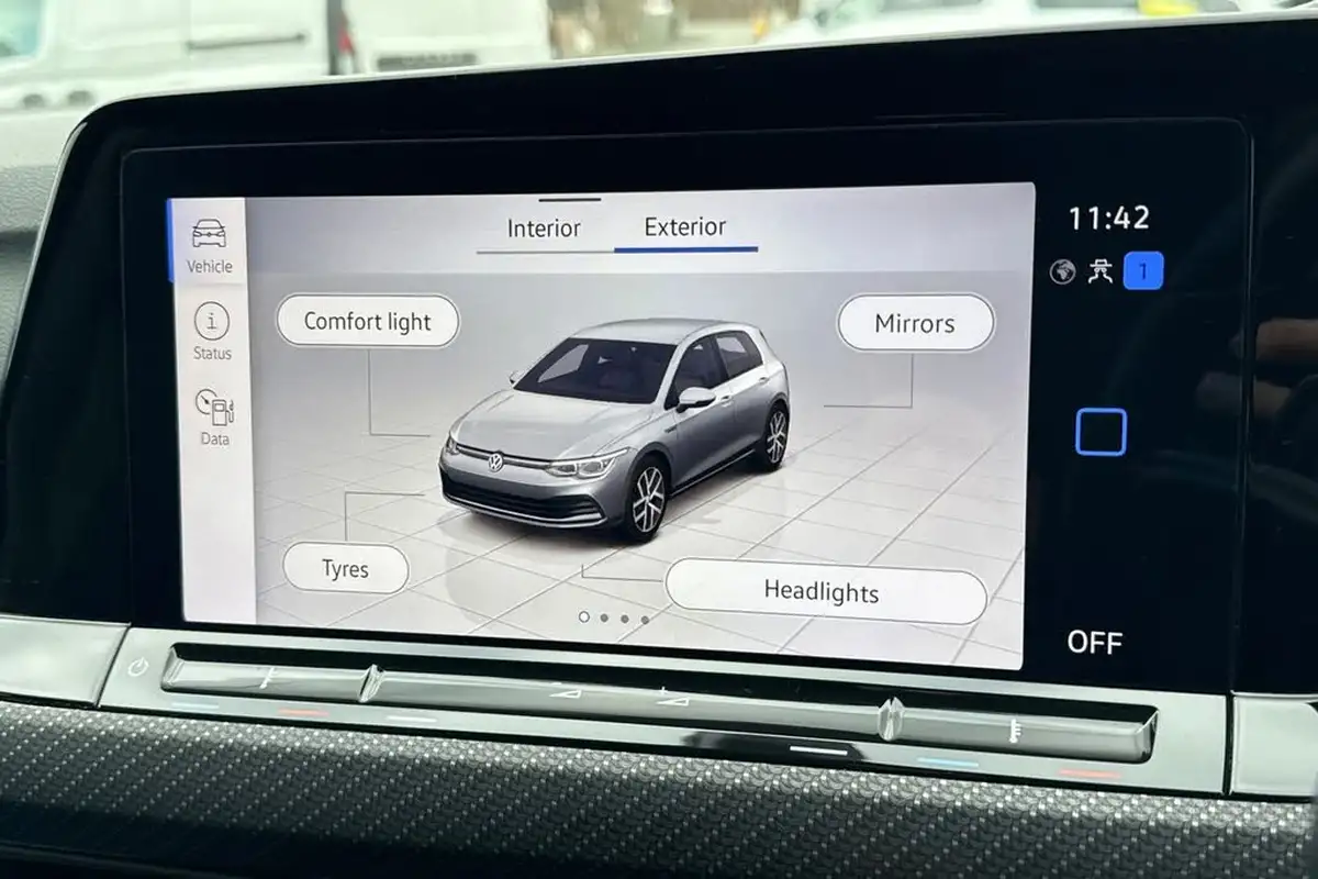 2021-volkswagen-golf-20-tsi-r-hatchback-big-52