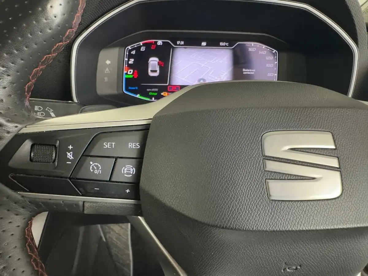 2021-seat-leon-14-e-hybrid-fr-hatchback-big-25